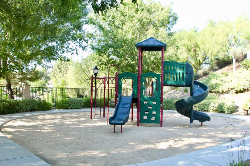 Laurel Creek Condos, Lofts & Townhomes For Sale Laurel Creek Real