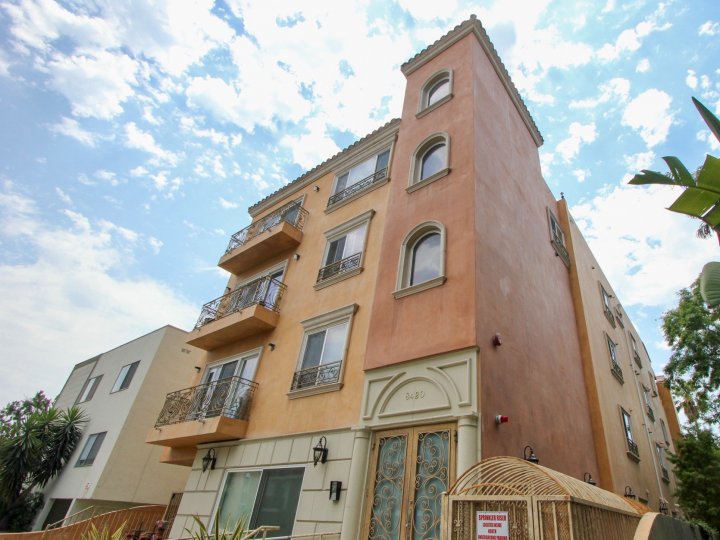 8420 Blackburn Condos, Lofts & Townhomes For Sale 8420 Blackburn Real