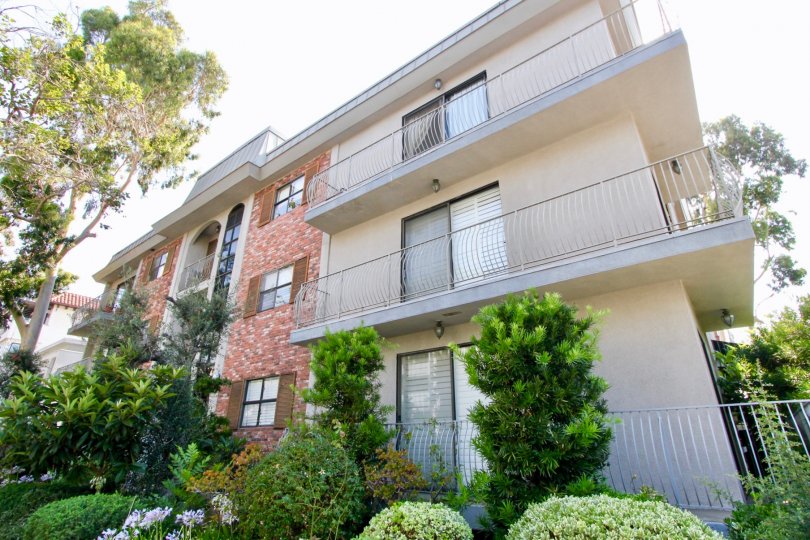 152 S Oakhurst Dr Condos, Lofts & Townhomes For Sale 152 S Oakhurst