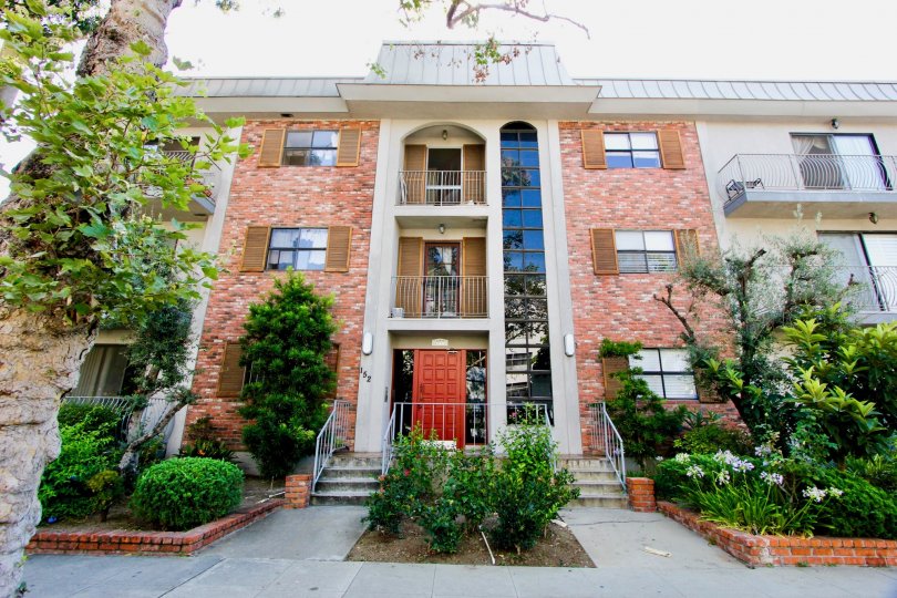 152 S Oakhurst Dr Condos, Lofts & Townhomes For Sale 152 S Oakhurst