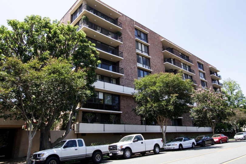 211 Spalding Condos, Lofts & Townhomes For Sale 211 Spalding Real