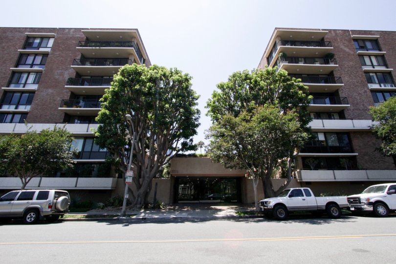 211 Spalding Condos, Lofts & Townhomes For Sale 211 Spalding Real