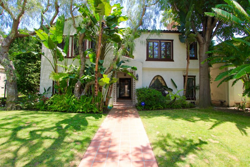 340 N Oakhurst Condos, Lofts & Townhomes For Sale 340 N Oakhurst Real