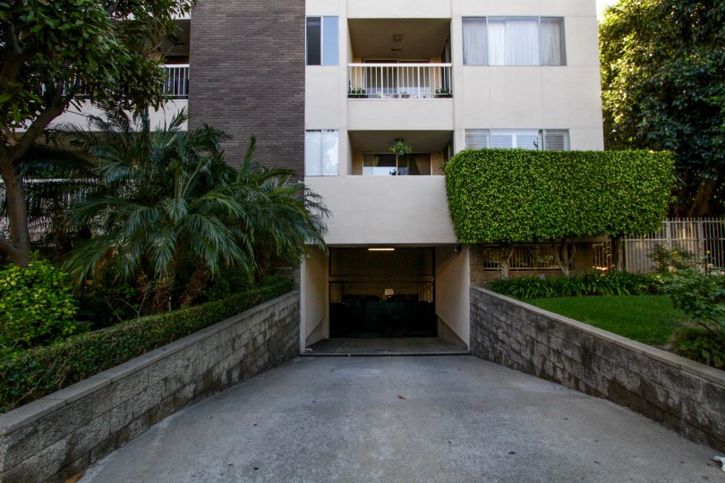 441 N Oakhurst Condos, Lofts & Townhomes For Sale 441 N Oakhurst Real