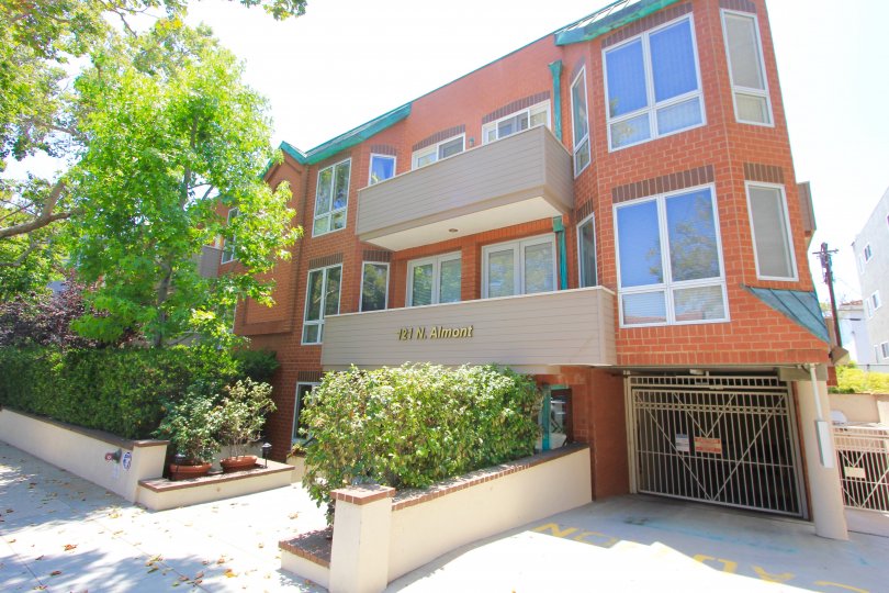 Almont Plaza Condos, Lofts & Townhomes For Sale Almont Plaza Real