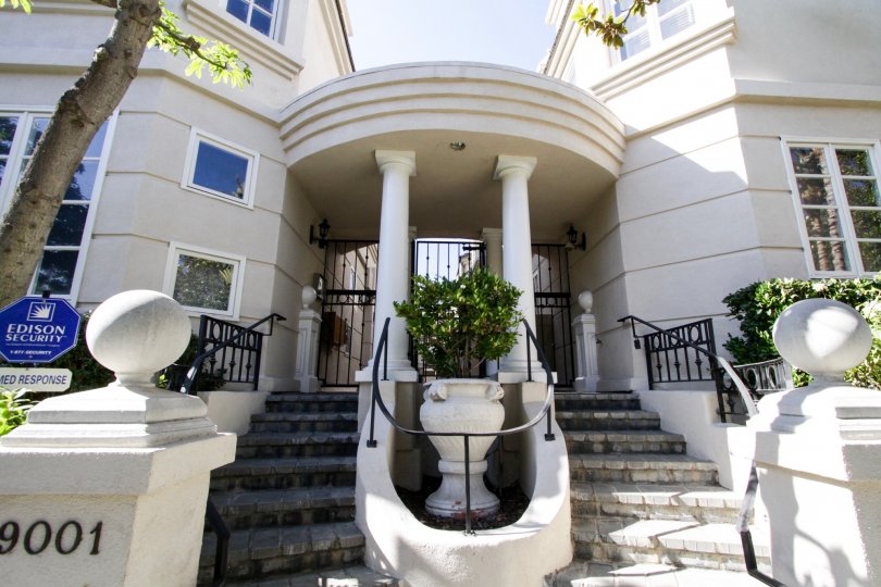 Dayton Way Condos, Lofts & Townhomes For Sale Dayton Way Real Estate