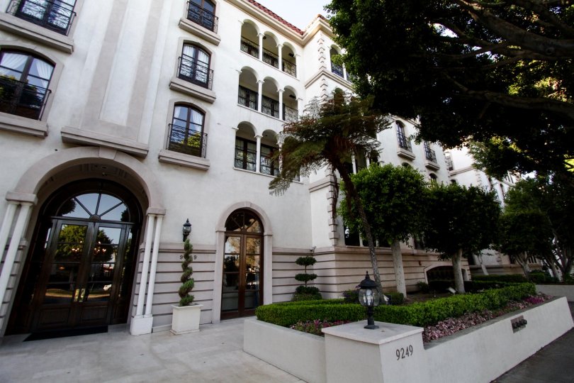 Le Faubourg St Germain Condos, Lofts & Townhomes For Sale Le Faubourg