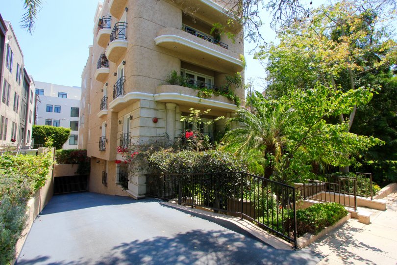 Le Grande Etage Condos, Lofts & Townhomes For Sale Le Grande Etage