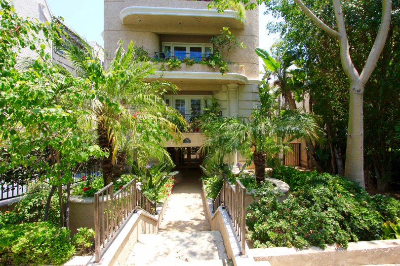 Le Grande Etage Condos, Lofts & Townhomes For Sale Le Grande Etage