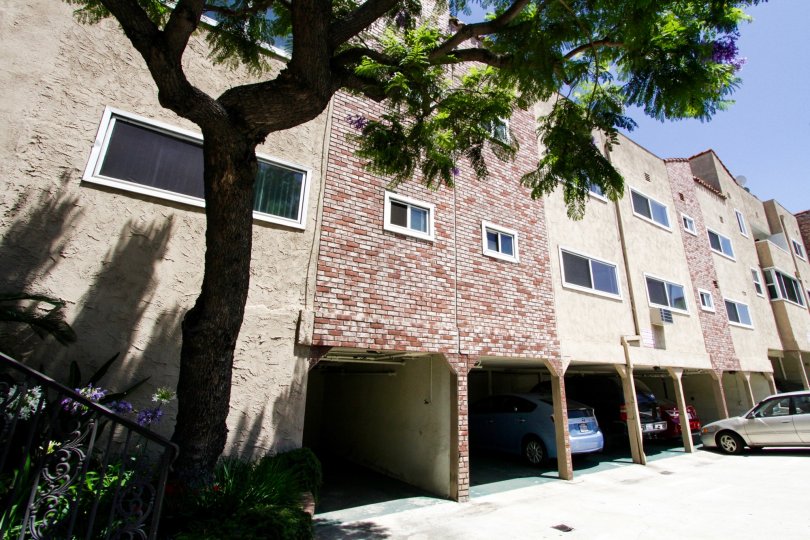 Brentwood Plaza Condos, Lofts & Townhomes For Sale Brentwood Plaza