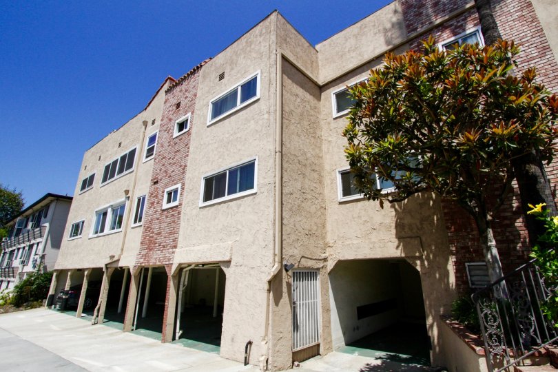 Brentwood Plaza Condos, Lofts & Townhomes For Sale Brentwood Plaza Real Estate Brentwood