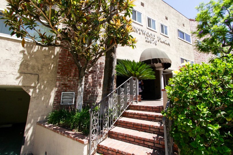 Brentwood Plaza Condos, Lofts & Townhomes For Sale Brentwood Plaza Real Estate Brentwood