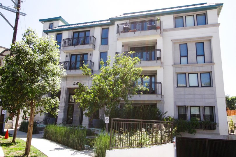 The Cosmopolitan Brentwood Condos, Lofts & Townhomes For Sale The