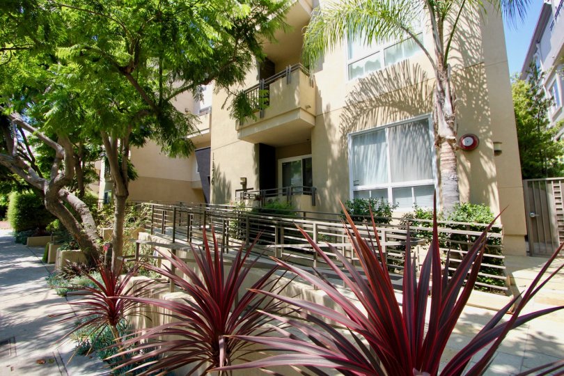 Wellesley Manor Condos, Lofts & Townhomes For Sale | Wellesley Manor