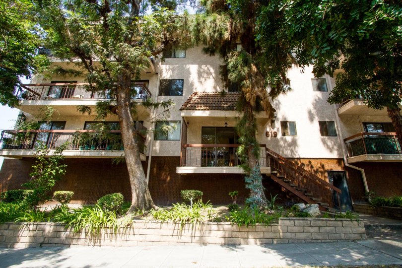 619 E Elmwood Ave Condos, Lofts & Townhomes For Sale 619 E Elmwood