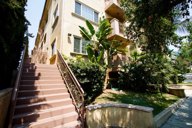 Burbank View Condos, Lofts & Townhomes For Sale Burbank View Real