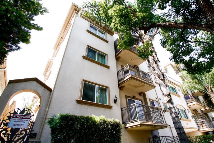 Burbank Village Condominiums Condos, Lofts & Townhomes For Sale