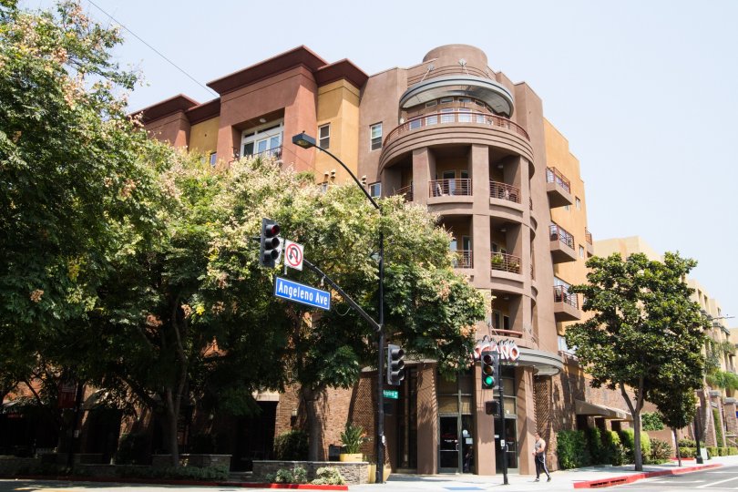 Burbank Village Walk Condos, Lofts & Townhomes For Sale Burbank