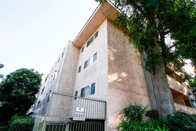 Toluca Lakeside Terrace Condos, Lofts & Townhomes For Sale Toluca