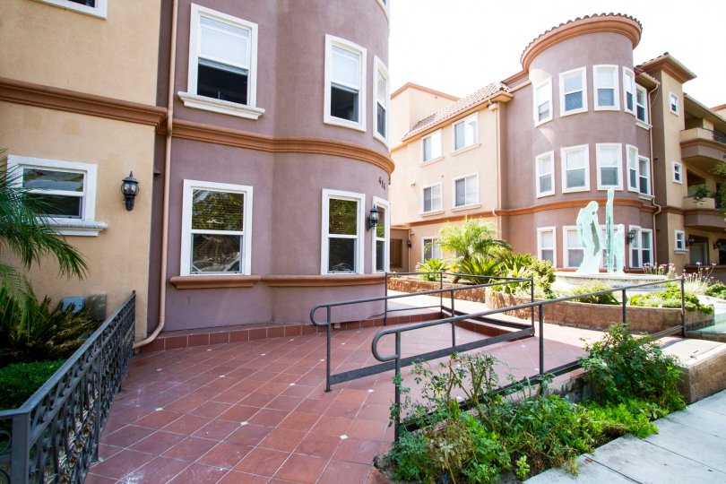 Valencia Court Condos, Lofts & Townhomes For Sale Valencia Court Real