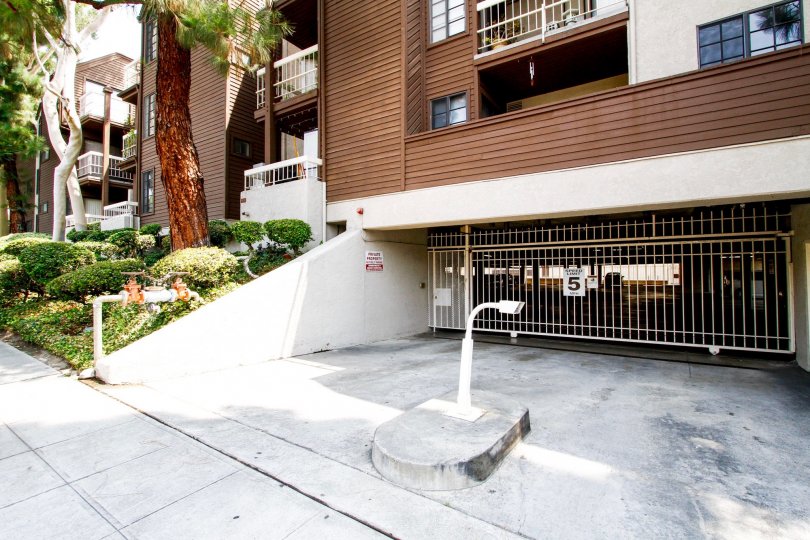 Woodside Manor Condos, Lofts & Townhomes For Sale Woodside Manor Real