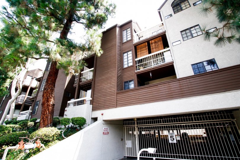 Woodside Manor Condos, Lofts & Townhomes For Sale Woodside Manor Real