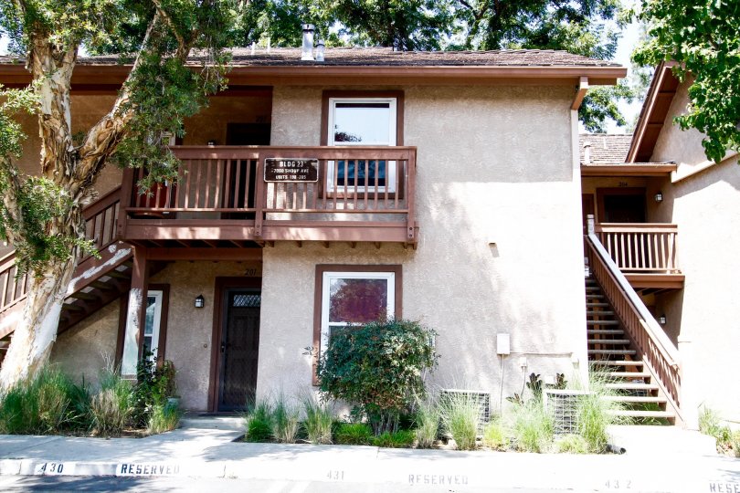 Canoga Lakes Condos, Lofts & Townhomes For Sale Canoga Lakes Real