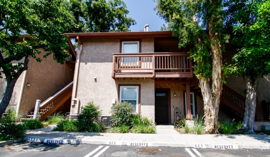 Canoga Lakes Condos, Lofts & Townhomes For Sale Canoga Lakes Real