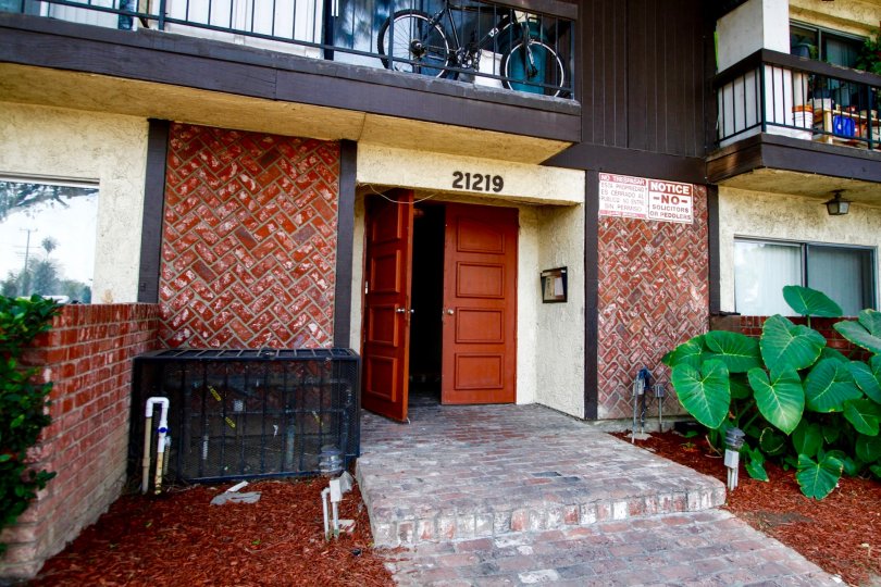 Roscoe Courts Condos, Lofts & Townhomes For Sale Roscoe Courts Real