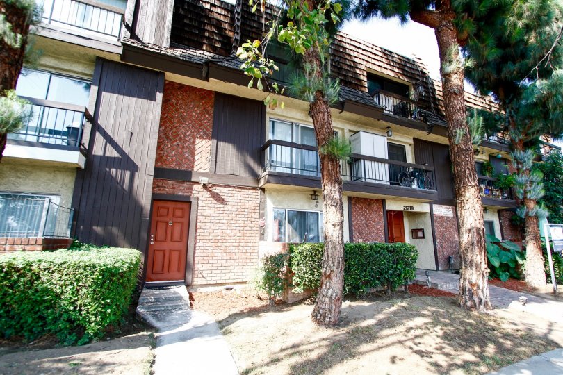 Roscoe Courts Condos, Lofts & Townhomes For Sale Roscoe Courts Real