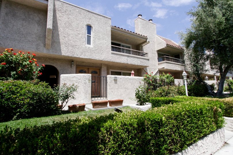 Encino Plaza North Condos, Lofts & Townhomes For Sale Encino Plaza