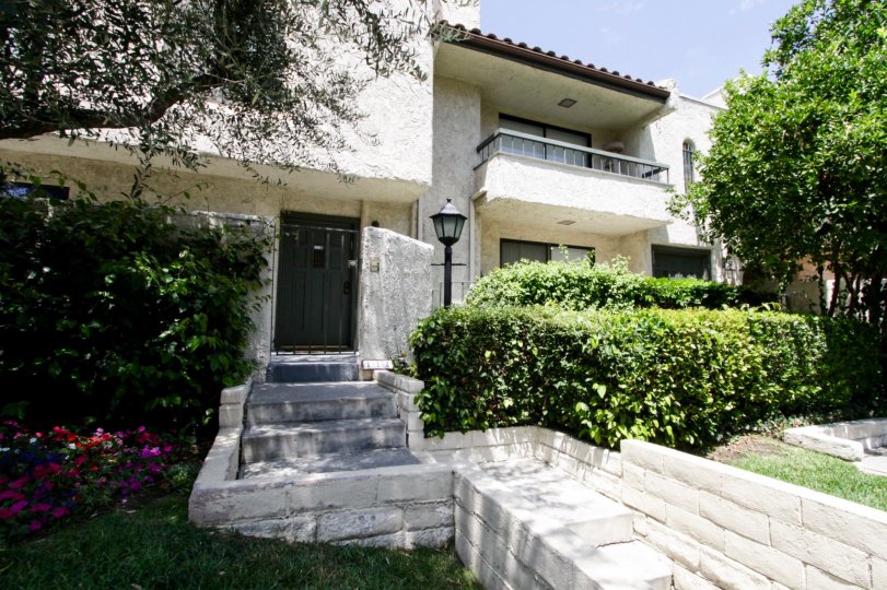 Encino Plaza South Condos, Lofts & Townhomes For Sale Encino Plaza