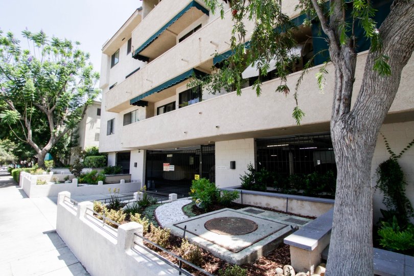 Encino Racquet Club Condos, Lofts & Townhomes For Sale Encino Racquet