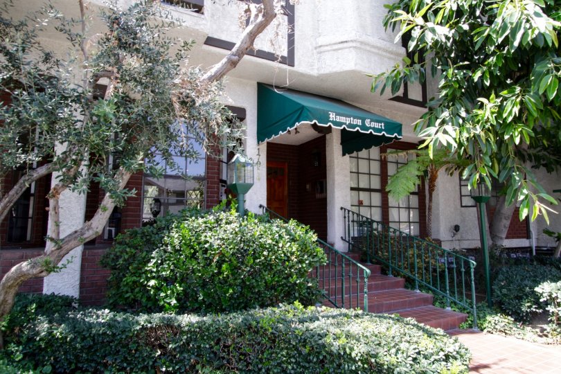 Hampton Court Condos, Lofts & Townhomes For Sale Hampton Court Real