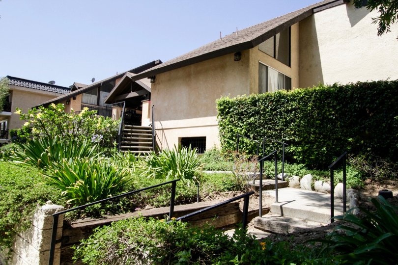 Newcastle Gardens Condos, Lofts & Townhomes For Sale Newcastle