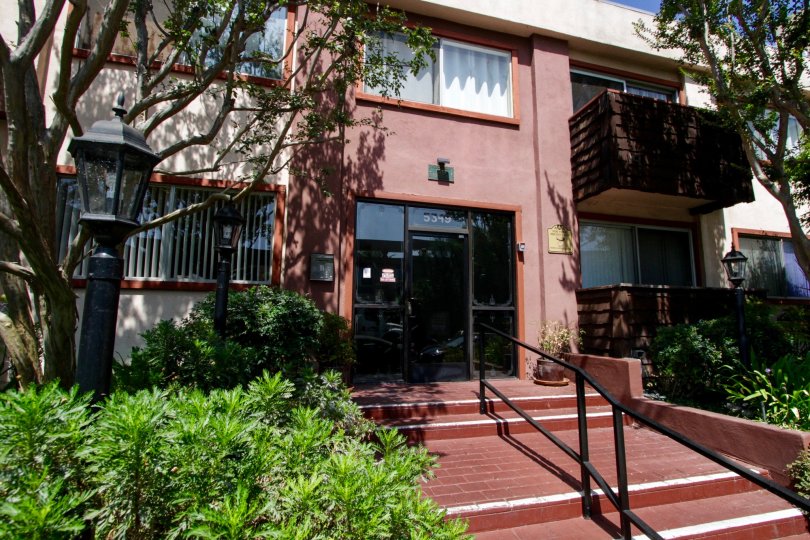 Newcastle Manor Condos, Lofts & Townhomes For Sale Newcastle Manor