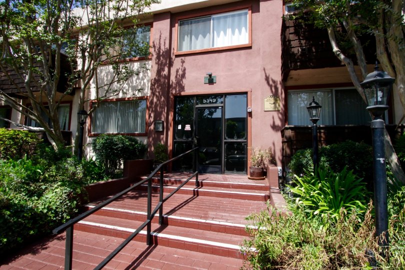 Newcastle Manor Condos, Lofts & Townhomes For Sale Newcastle Manor