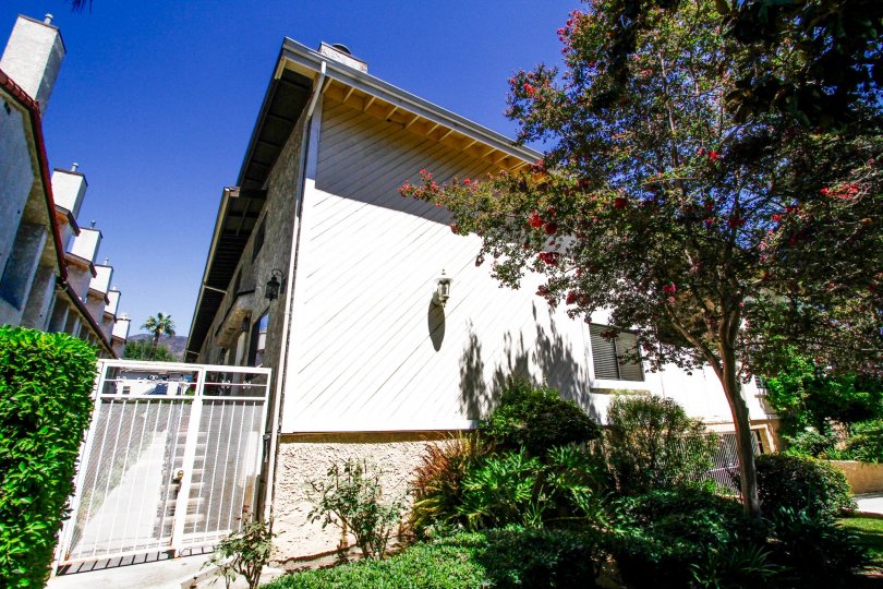 537 W Stocker St Condos, Lofts & Townhomes For Sale 537 W Stocker St