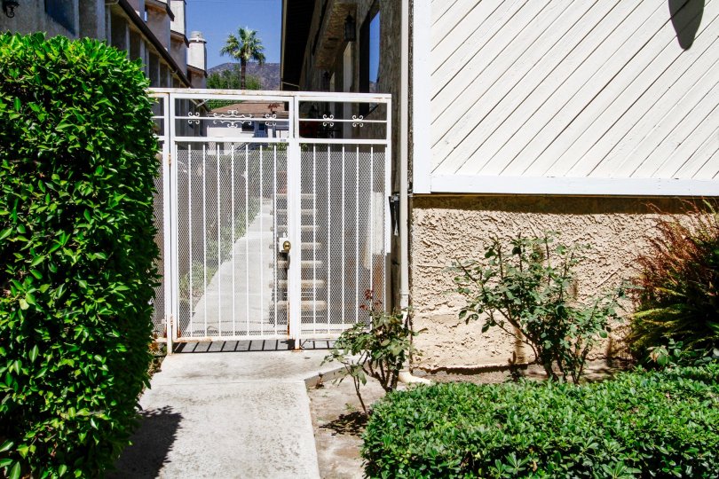 537 W Stocker St Condos, Lofts & Townhomes For Sale 537 W Stocker St