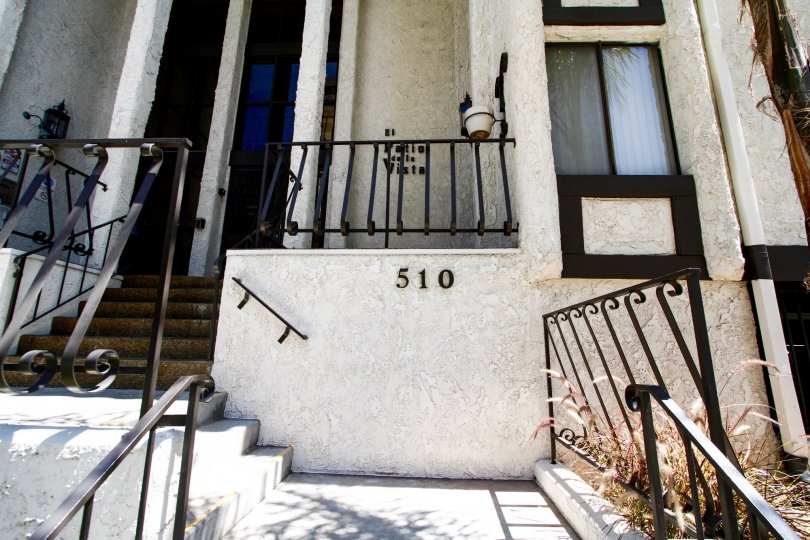 El Patio De La Vista Condos, Lofts & Townhomes For Sale | El Patio De