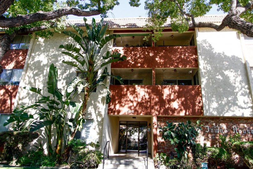 Kenwood Towne House Condos, Lofts & Townhomes For Sale Kenwood Towne