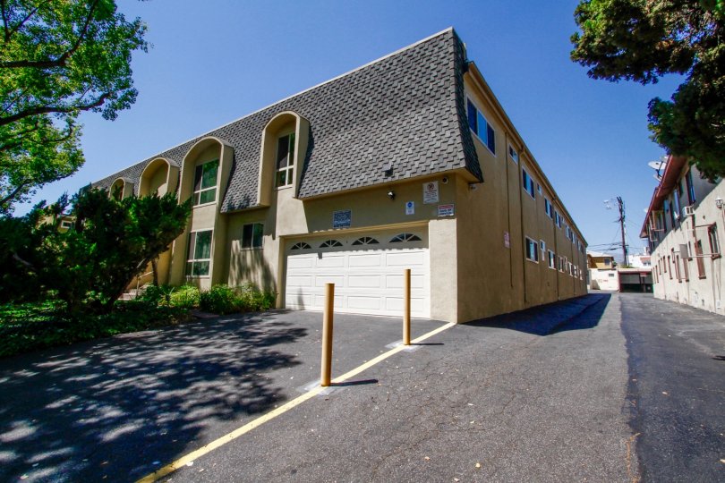 Le Chateau Condos, Lofts & Townhomes For Sale Le Chateau Real Estate Le Chateau, Glendale CA