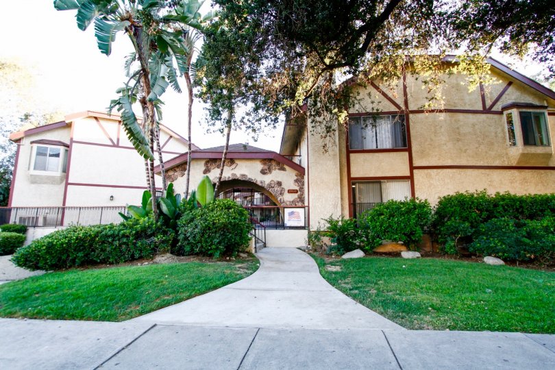 Montrose Villas Condos, Lofts & Townhomes For Sale Montrose Villas