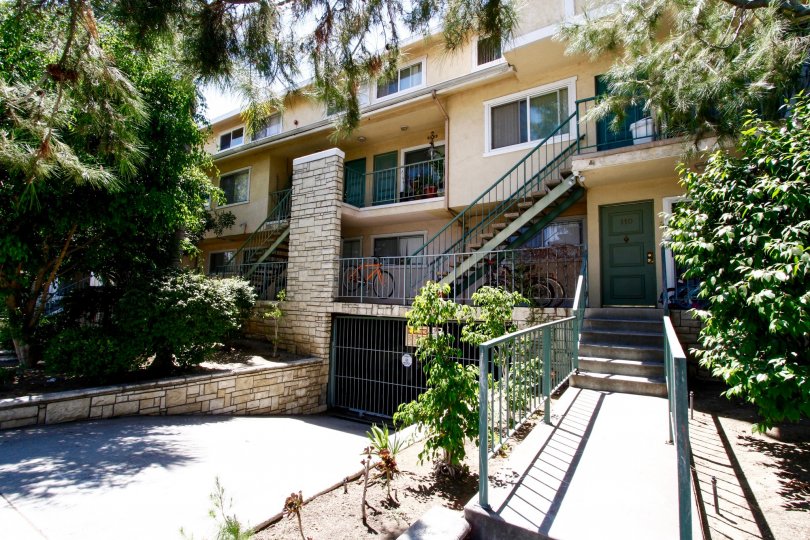 Sinclair Gardens Condos, Lofts & Townhomes For Sale Sinclair Gardens