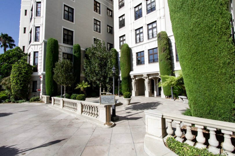 Country Club Manor Condos, Lofts & Townhomes For Sale Country Club