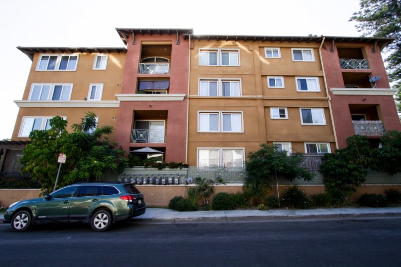 Larchmont Collection Condos, Lofts & Townhomes For Sale Larchmont