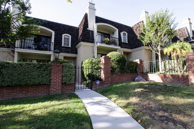 Wilshire Country Manor Condos, Lofts & Townhomes For Sale Wilshire