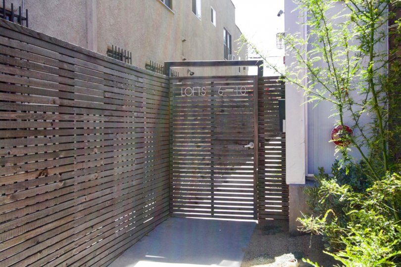 611 N Bronson Condos, Lofts & Townhomes For Sale 611 N Bronson Real