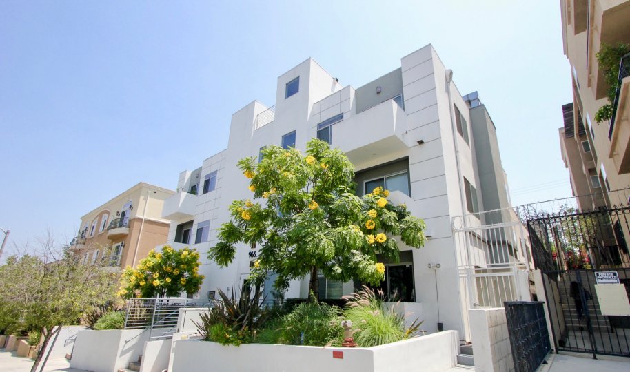 Regency Villas Condos, Lofts & Townhomes For Sale Regency Villas Real