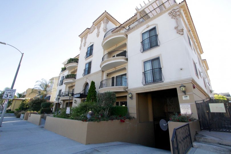 Wilshire Park Villa Condos, Lofts & Townhomes For Sale Wilshire Park